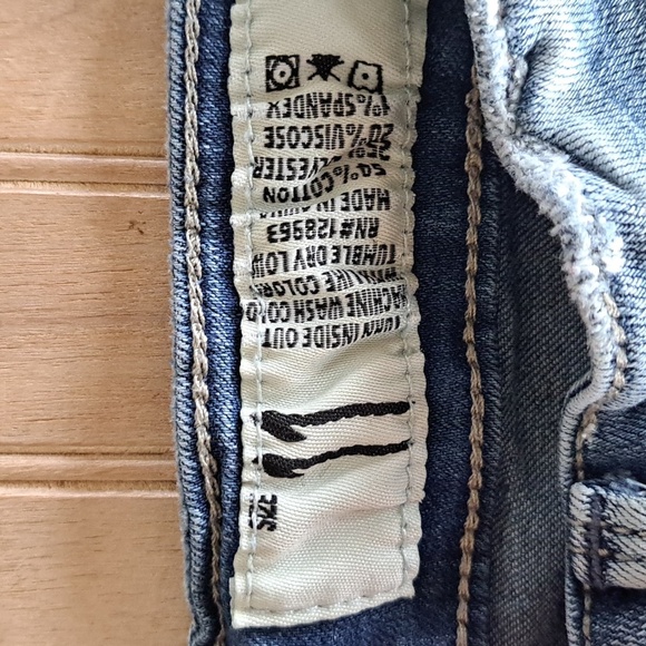 Indigo Rein Distressed Y2K Stretchy Comfy Denim Shorts Medium Wash - Picture 4 of 11